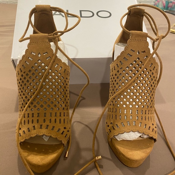 New never worn, box is included smoke free home - Picture 2 of 7